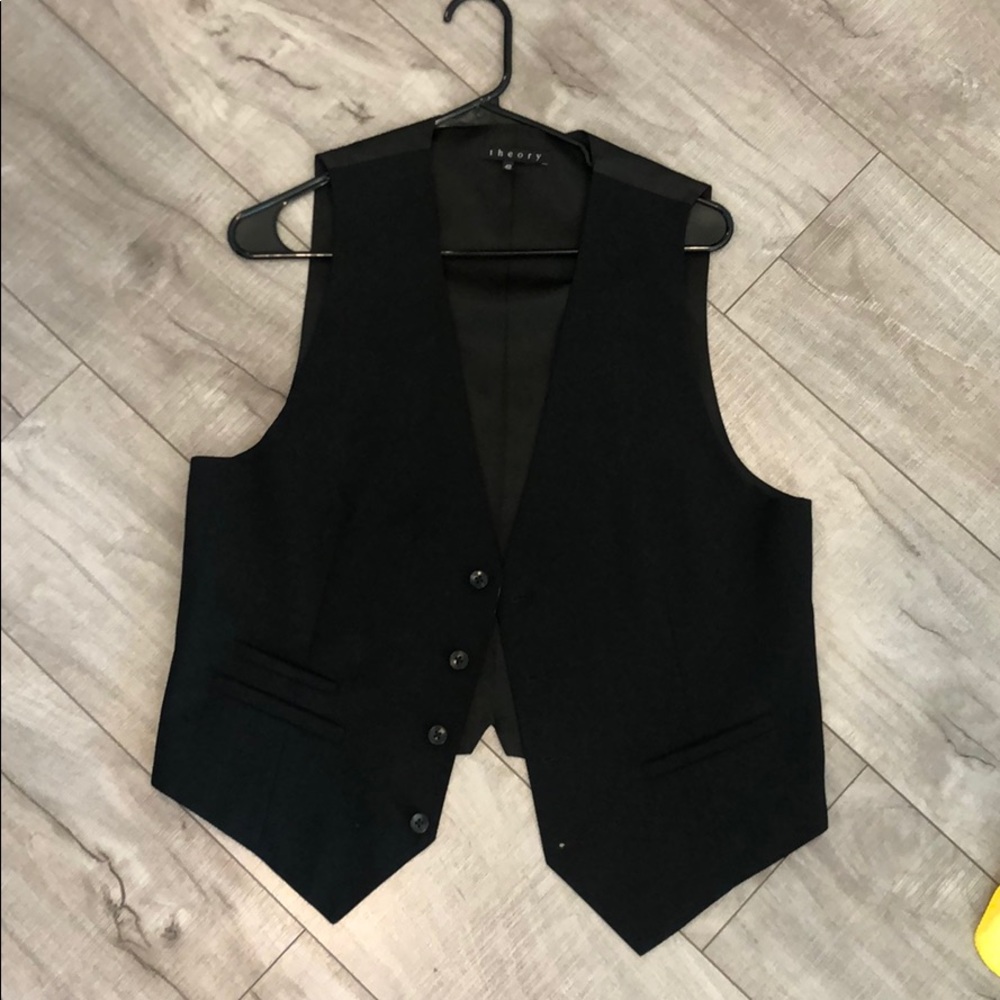 Theory vest